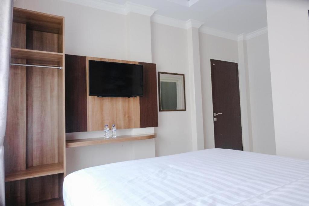 Noura Guest House Syariah Malang Exterior photo